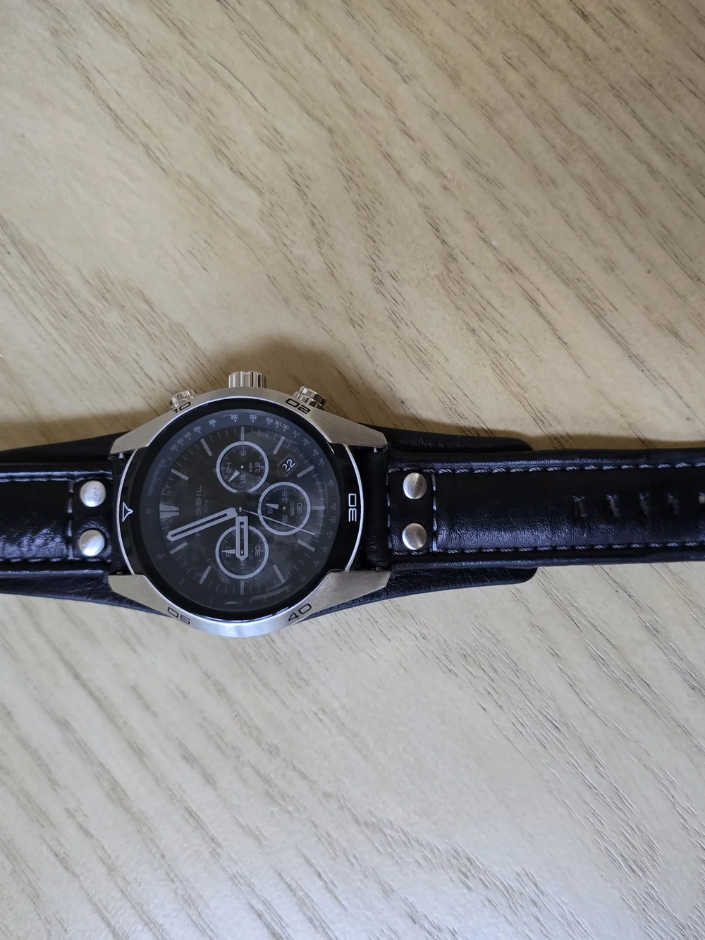 Fossil bold black